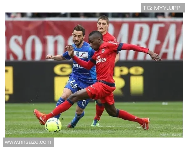 沙托鲁与绍莱的激烈对决揭示法乙联赛的精彩与悬念